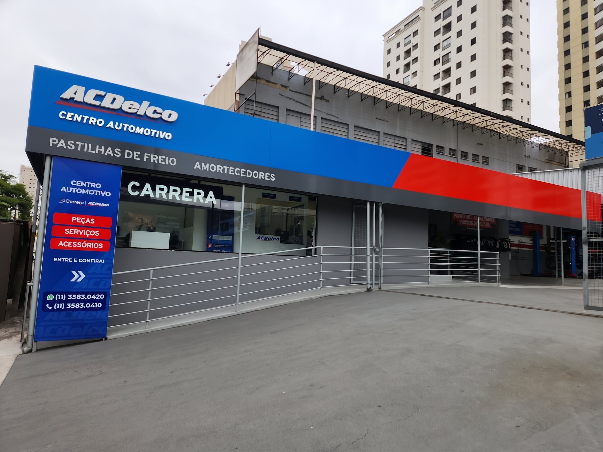 Fachada do Centro Automotivo Carrera ACDelco na Av. Imperatriz Leopoldina, em São Paulo
