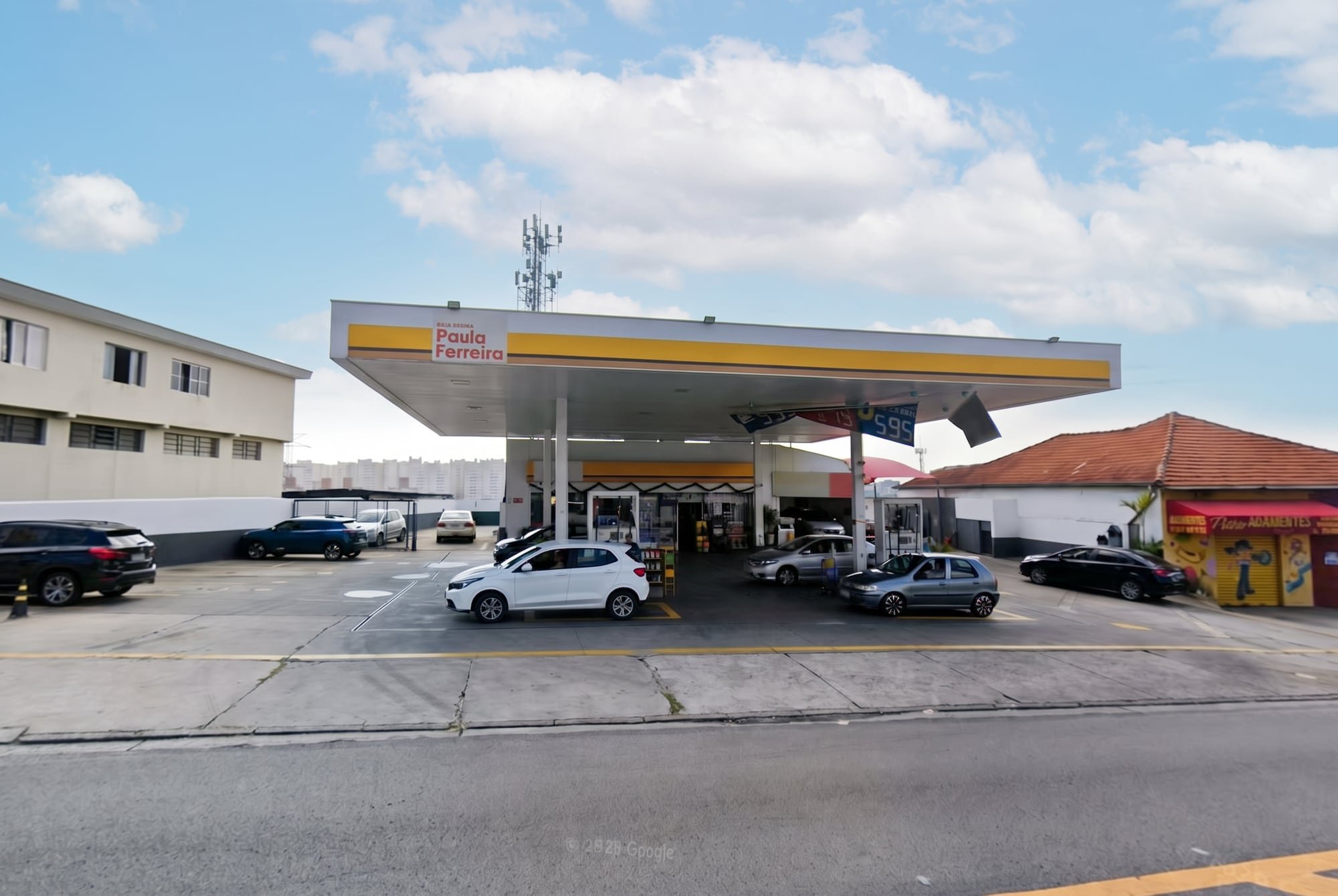 Auto Posto Paula Ferreira na Av. Paula Ferreira, em Pirituba, São Paulo
